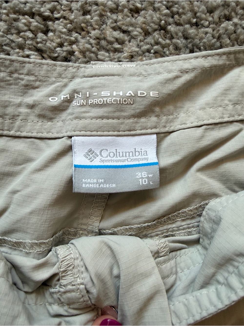 Columbia Mens Cargo Shorts Size 36 Omni Shade Hiking Outdoor in Tan Beige 36x10 - Picture 4 of 6